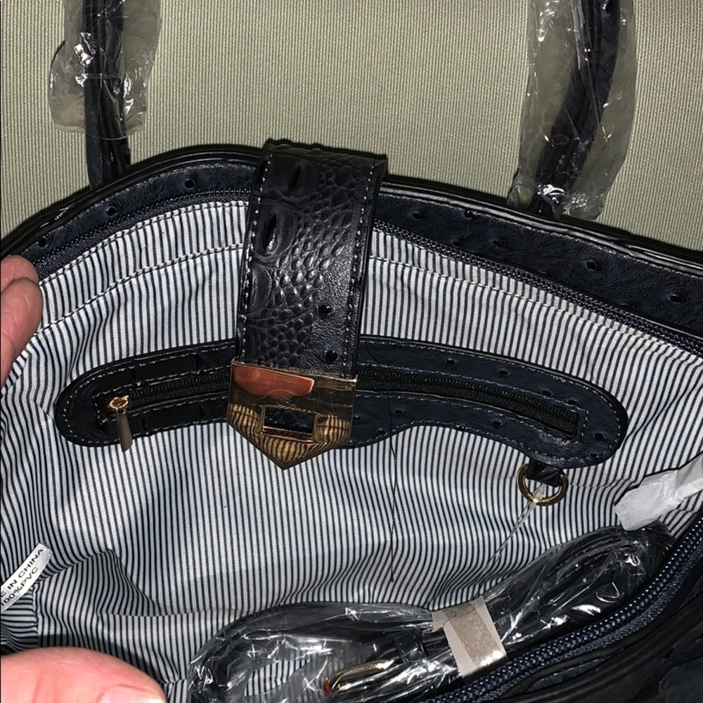 Purse - Picture 2 of 5